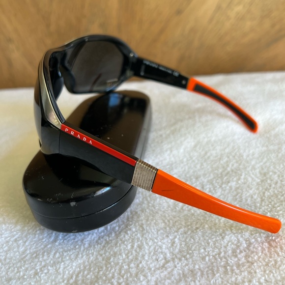 PRADA  LINEA ROSA SPS 01H SPORTS SUNGLASSES. - Picture 4 of 16